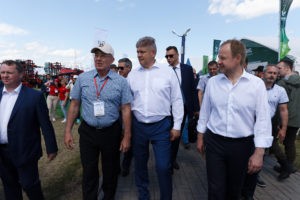 Дмитрий Патрушев пообещал аграриям Алтайского края всю необходимую поддержку
