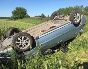 В Бийском районе нашли два слетевших с трассы автомобиля В Бийском районе нашли два слетевших с трассы автомобиля