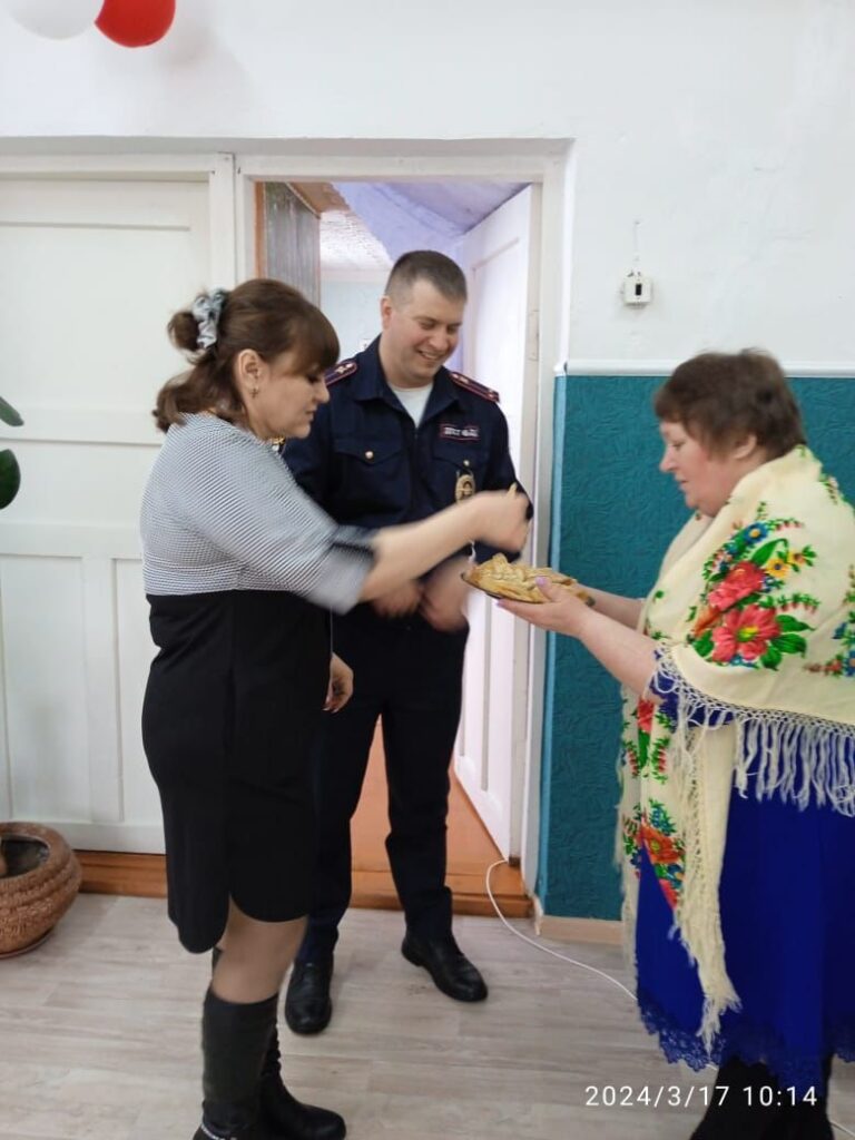 В Алтайском крае на избирательных участках вкусно и весело. Масленица пришла на выборы