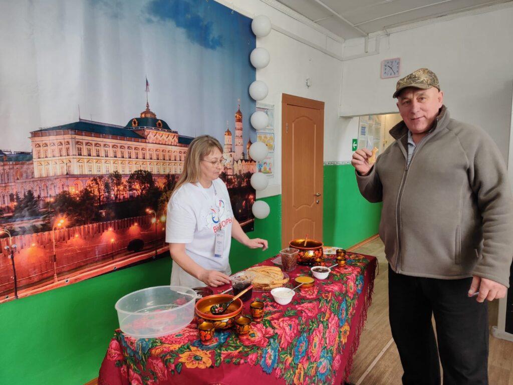 В Алтайском крае на избирательных участках вкусно и весело. Масленица пришла на выборы