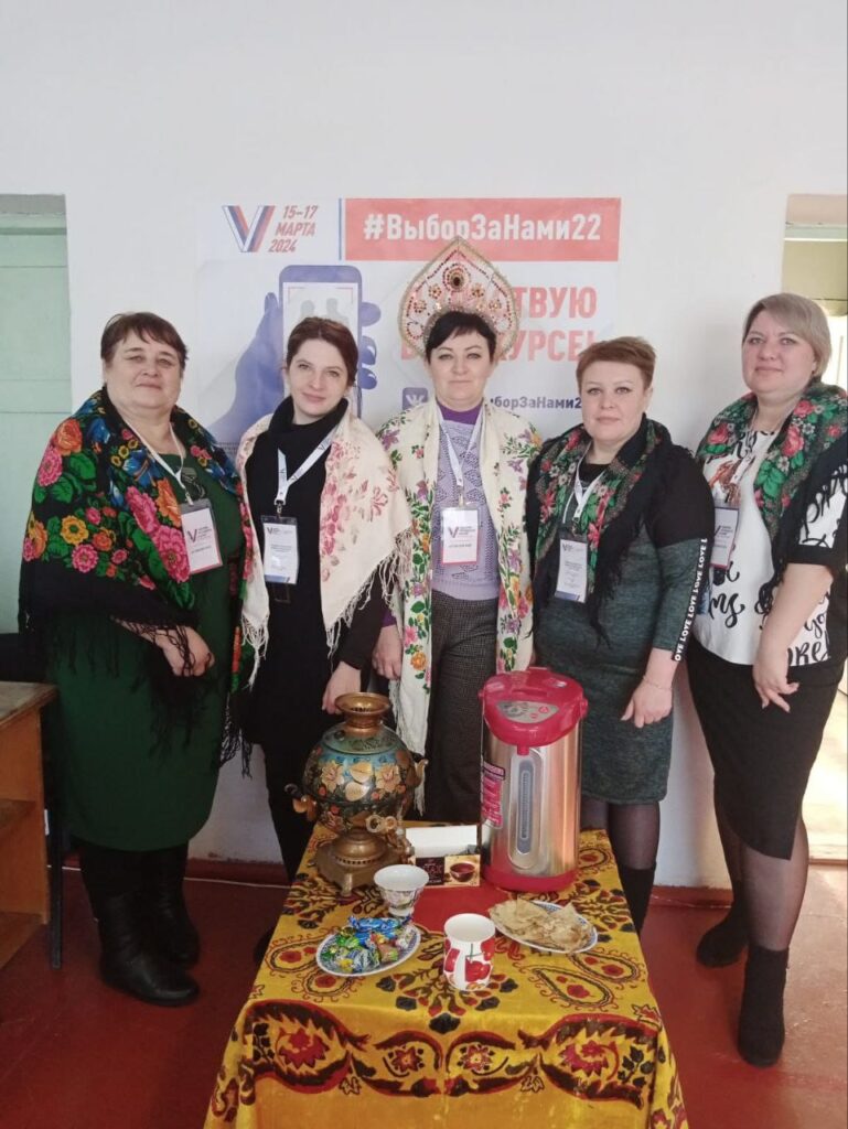 В Алтайском крае на избирательных участках вкусно и весело. Масленица пришла на выборы