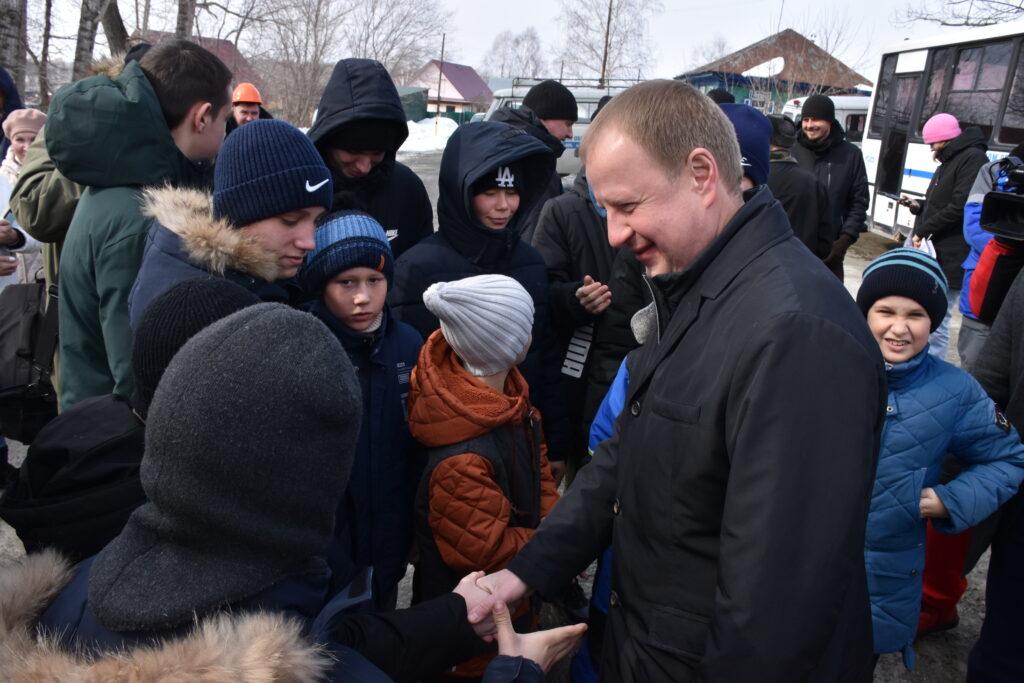 Губернатор Виктор Томенко: В Сростках обеспечена 100-процентная техническая готовность подключения жилых домов к газу