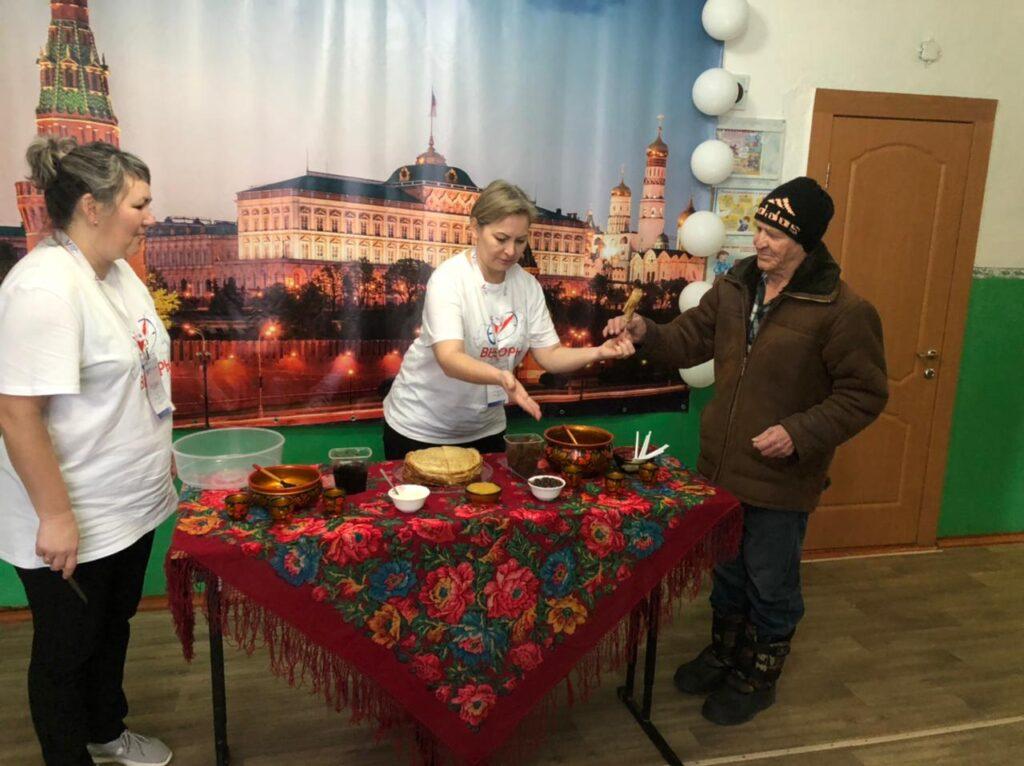 В Алтайском крае на избирательных участках вкусно и весело. Масленица пришла на выборы