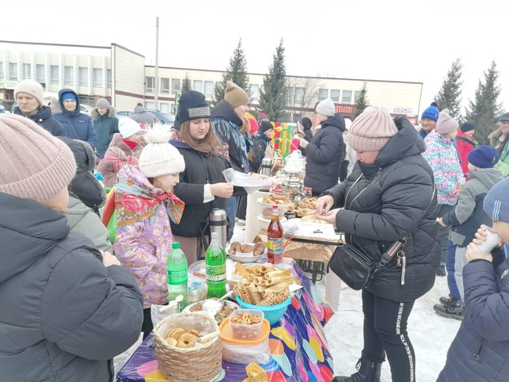 Широкая Масленица в Бийском районе привлекает избирателей на избирательные участки