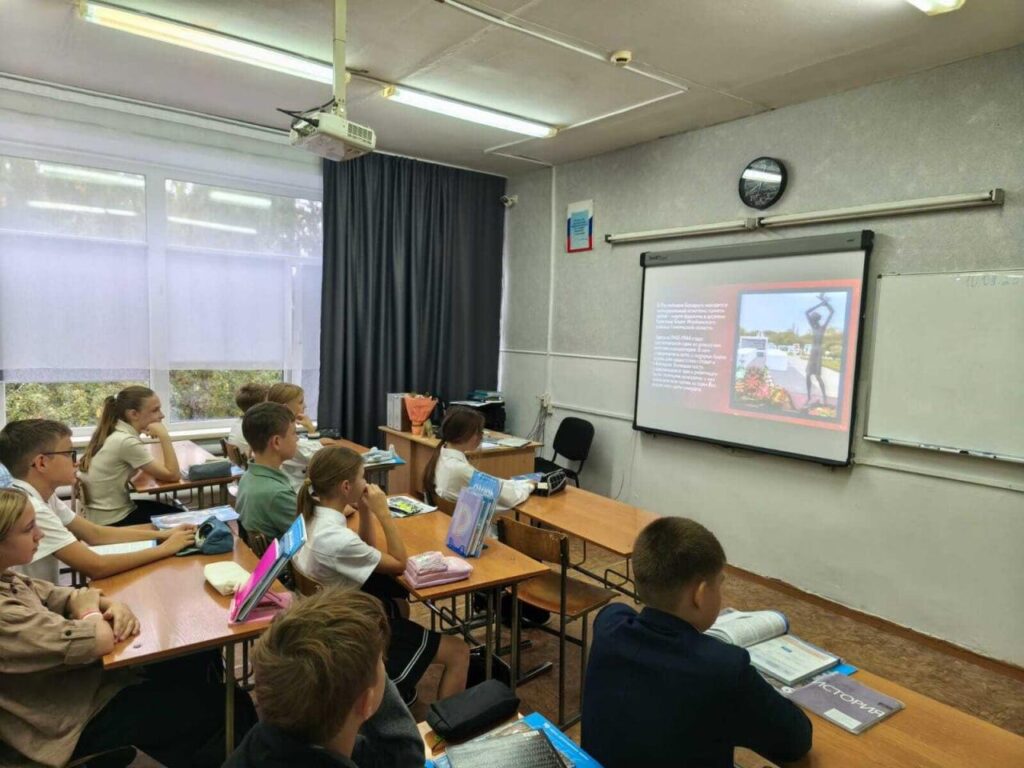 За кулисами уроков: как госпаблики помогают узнать, чем, кроме образования, живет школа?