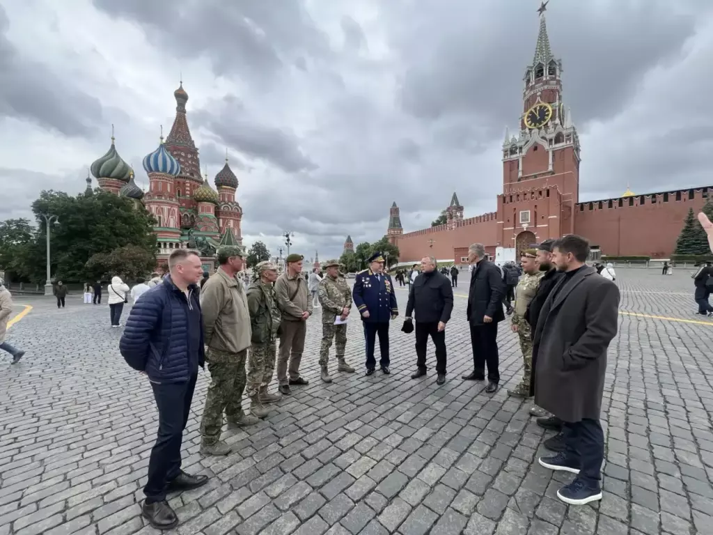 Генерал Шаманов вручил Благодарственные письма алтайским «барсам» - добровольцам СВО